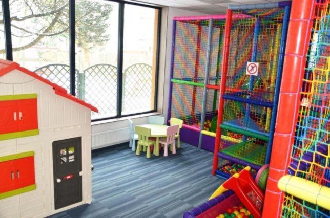 Apartamentyprzymorzu 010 Z Basenem Tarasem I Ogrodkiem Kolobrzeg Bagian luar foto